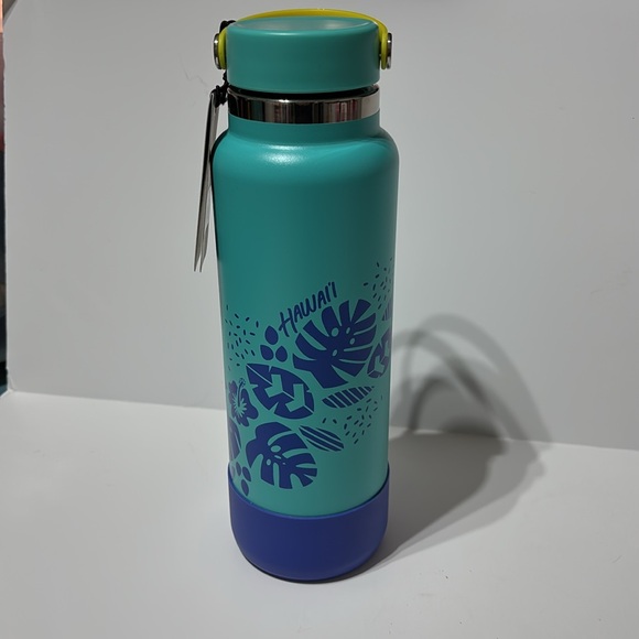 Hydro Flask LIMITED EDITION 40 oz. Hawaii Water Bottle in Mint - Picture 2 of 11